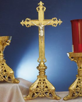 Altarkreuz in neoromanischem Stil