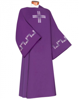 Dalmatik violett, gefüttert, gesticktem Kreuzsymbol