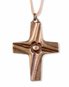Kreuz mit Lederkordel